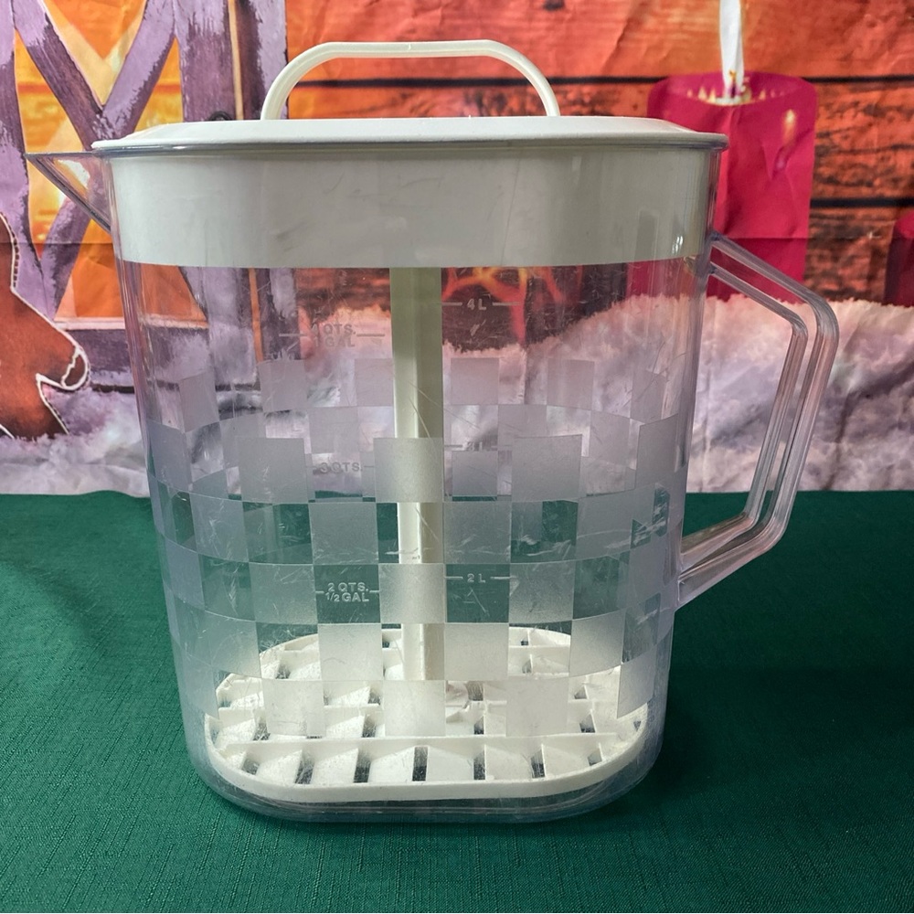 THE PAMPERED CHEF Quick Stir 4 Quart 1 Gallon PITCHER Family Size